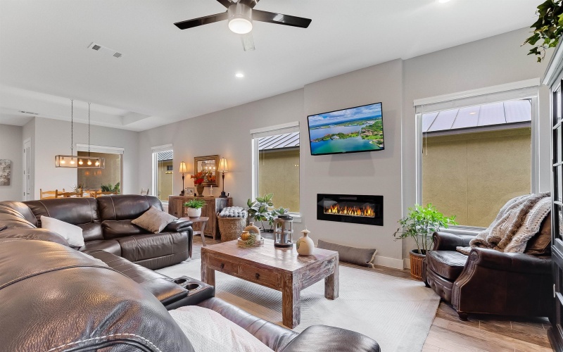 317 Parallel Circle, Horseshoe Bay, TX 78657, 2 Bedrooms Bedrooms, ,2 BathroomsBathrooms,Residential,For Sale,317 Parallel Circle,173983