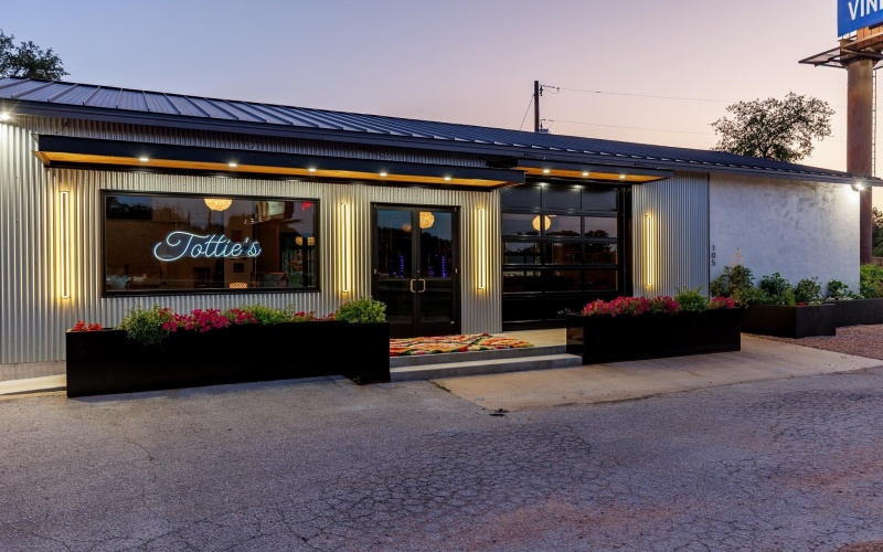 105 N US HWY 281, Johnson City, TX 78636, ,Commercial Sale,For Sale,105 N US HWY 281,173993