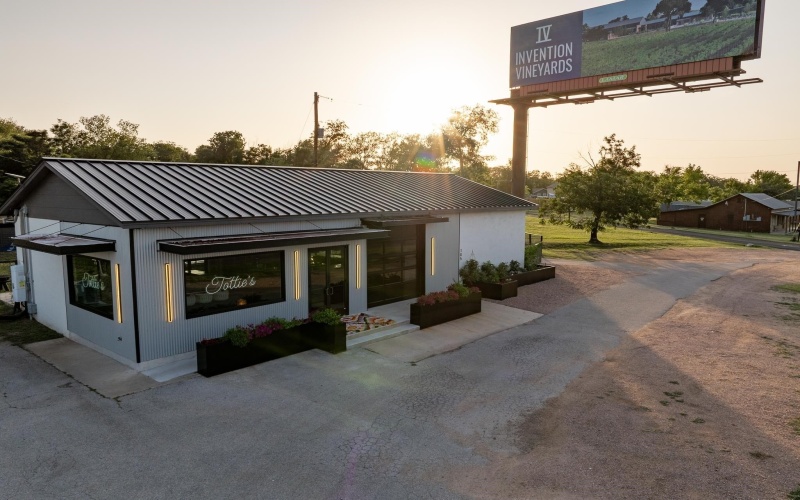 105 N US HWY 281, Johnson City, TX 78636, ,Commercial Sale,For Sale,105 N US HWY 281,173993