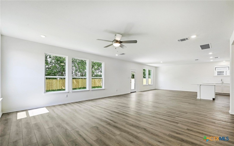 719 Ryan Street, Belton, TX 76513, 3 Habitaciones Habitaciones , ,2 BañosBaños,Residential,En Venta,719 Ryan Street,584484