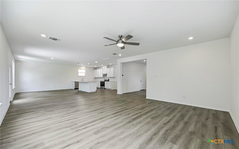 719 Ryan Street, Belton, TX 76513, 3 Habitaciones Habitaciones , ,2 BañosBaños,Residential,En Venta,719 Ryan Street,584484