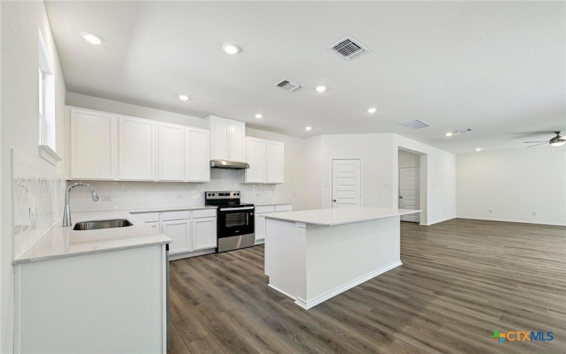 719 Ryan Street, Belton, TX 76513, 3 Habitaciones Habitaciones , ,2 BañosBaños,Residential,En Venta,719 Ryan Street,584484