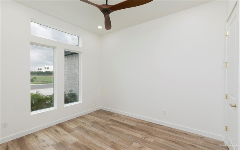 5706 N 44th Lane, McAllen, TX 78504, 3 Bedrooms Bedrooms, ,2 BathroomsBathrooms,Residential,For Sale,5706 N 44th Lane,474512