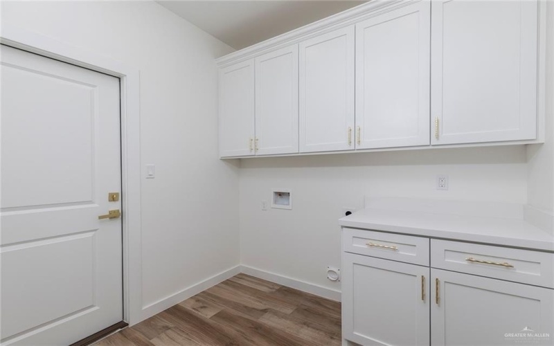 5706 N 44th Lane, McAllen, TX 78504, 3 Bedrooms Bedrooms, ,2 BathroomsBathrooms,Residential,For Sale,5706 N 44th Lane,474512