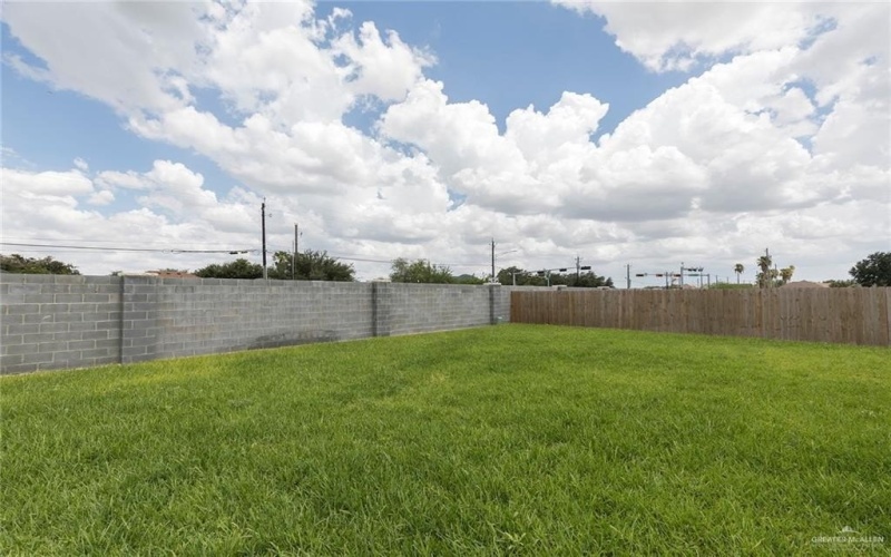 5706 N 44th Lane, McAllen, TX 78504, 3 Bedrooms Bedrooms, ,2 BathroomsBathrooms,Residential,For Sale,5706 N 44th Lane,474512