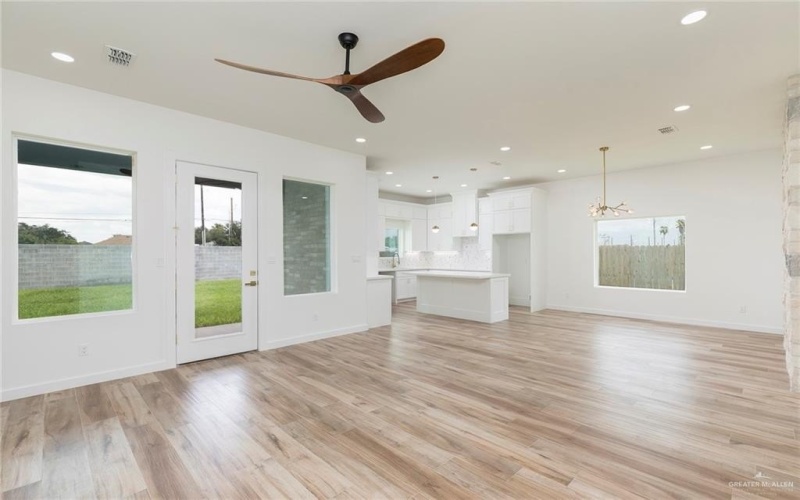 5706 N 44th Lane, McAllen, TX 78504, 3 Bedrooms Bedrooms, ,2 BathroomsBathrooms,Residential,For Sale,5706 N 44th Lane,474512