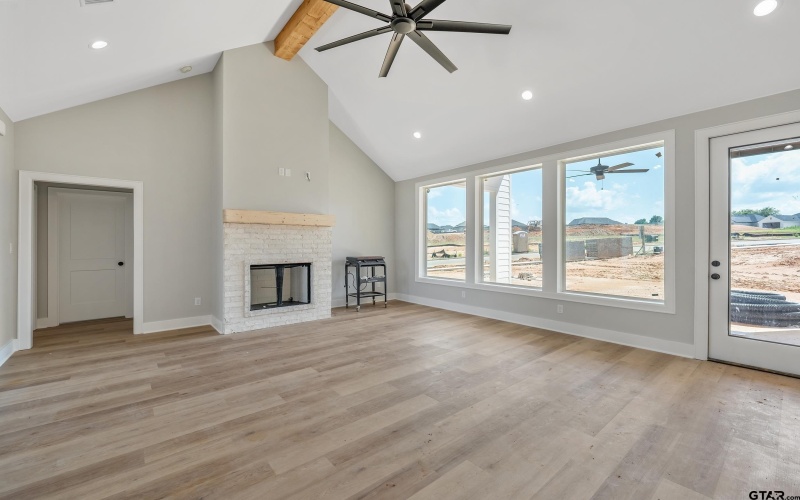 606 Prince Ln, Tyler, TX 75704, 4 Habitaciones Habitaciones , ,2 BañosBaños,Residential,En Venta,606 Prince Ln,25009626
