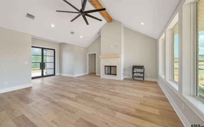 606 Prince Ln, Tyler, TX 75704, 4 Habitaciones Habitaciones , ,2 BañosBaños,Residential,En Venta,606 Prince Ln,25009626