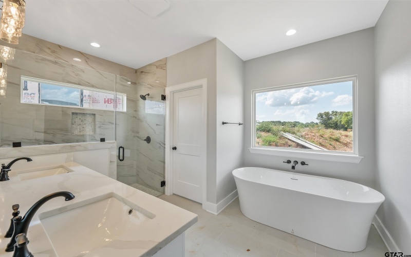 606 Prince Ln, Tyler, TX 75704, 4 Habitaciones Habitaciones , ,2 BañosBaños,Residential,En Venta,606 Prince Ln,25009626