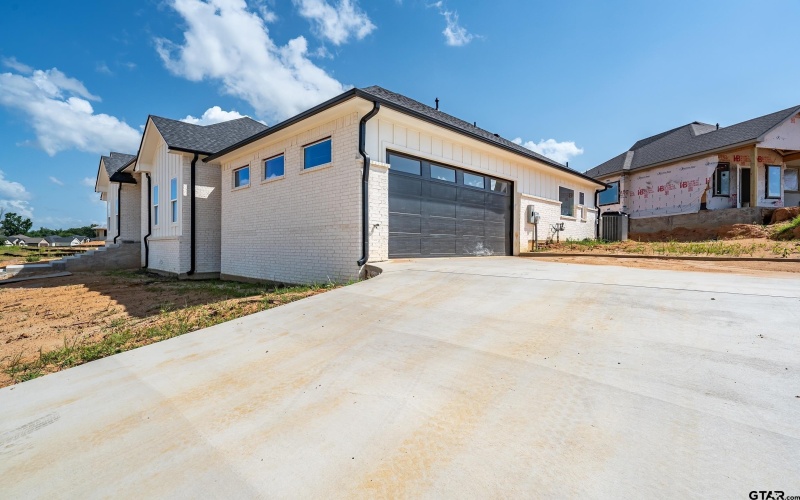 606 Prince Ln, Tyler, TX 75704, 4 Habitaciones Habitaciones , ,2 BañosBaños,Residential,En Venta,606 Prince Ln,25009626