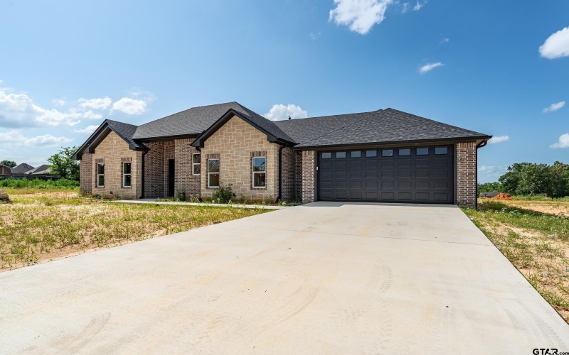 636 Prince Lane, Tyler, TX 75704, 4 Habitaciones Habitaciones , ,2 BañosBaños,Residential,En Venta,636 Prince Lane,25009627