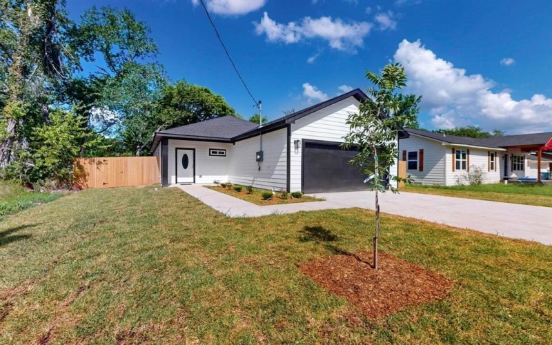 103 S Alma Avenue, Kerens, TX 75144, 3 Bedrooms Bedrooms, ,2 BathroomsBathrooms,Residential,For Sale,103 S Alma Avenue,20970574