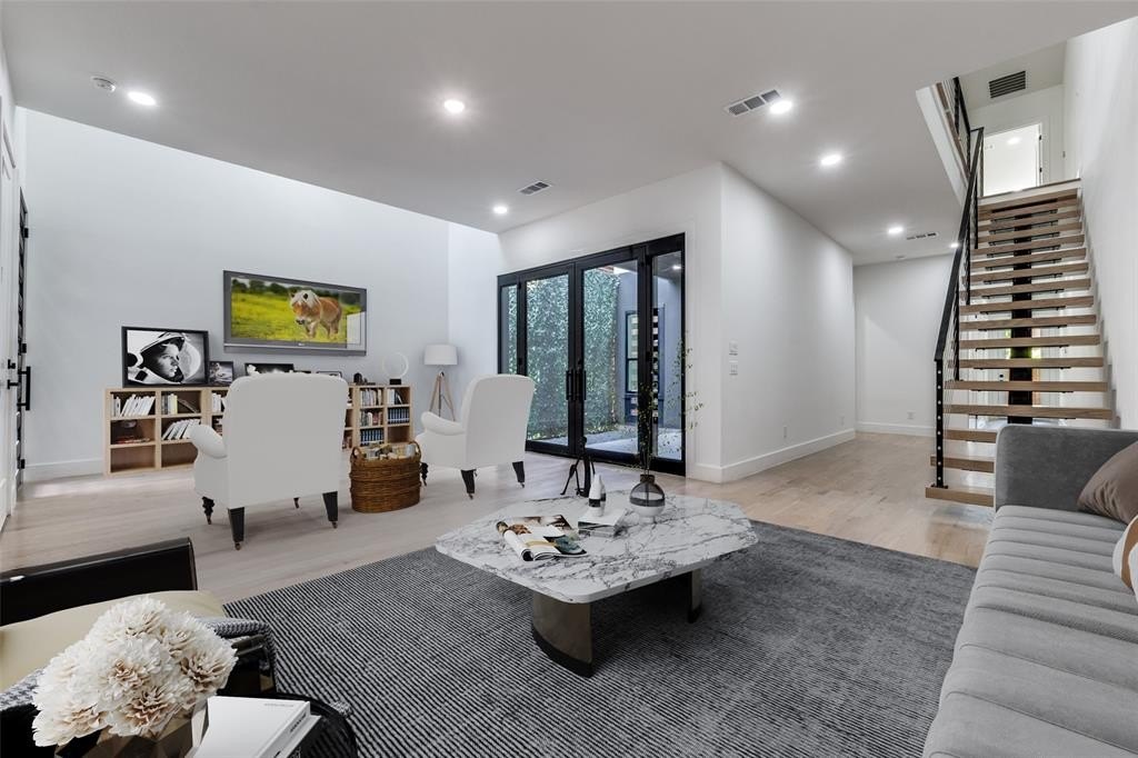1521 N Haskell Avenue, Dallas, TX 75204, 3 Bedrooms Bedrooms, ,2 BathroomsBathrooms,Residential,For Sale,1521 N Haskell Avenue,20978269