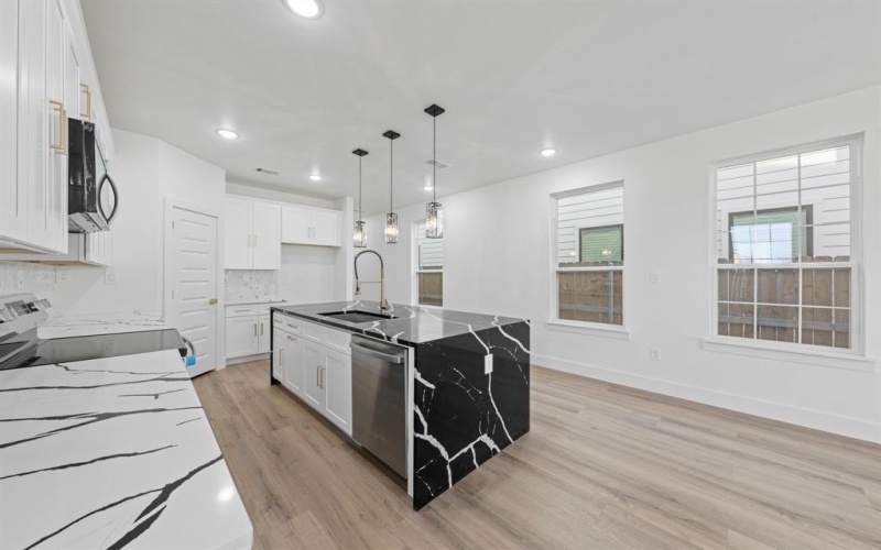 2635 Pennsylvania Avenue, Dallas, TX 75215, 4 Habitaciones Habitaciones , ,2 BañosBaños,Residential,En Venta,2635 Pennsylvania Avenue,20978301