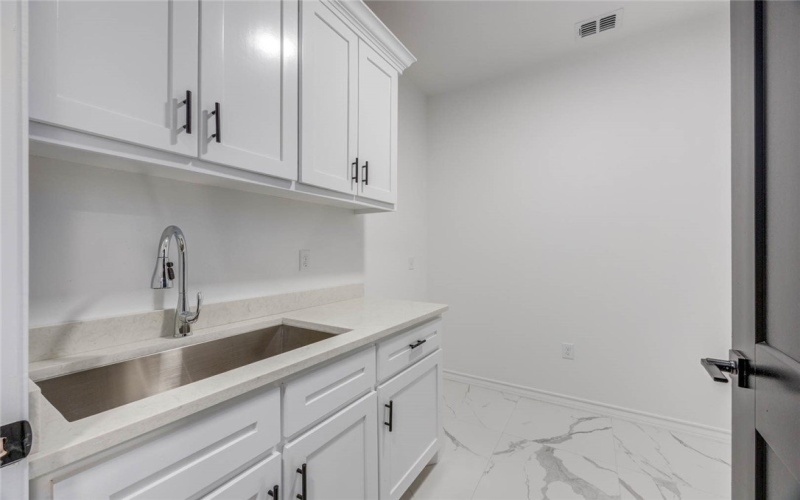 1365 Whitehand Court, Corpus Christi, TX 78415, 5 Habitaciones Habitaciones , ,3 BañosBaños,Residential,En Venta,1365 Whitehand Court,457689