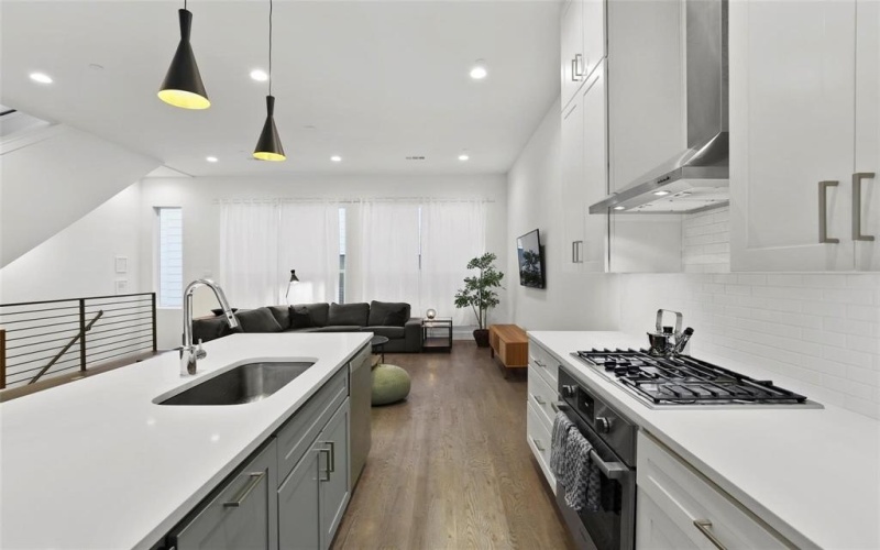 2226 N Garrett Avenue #105, Dallas, TX 75206, 2 Bedrooms Bedrooms, ,2 BathroomsBathrooms,Residential Lease,For Rent,2226 N Garrett Avenue,20978704