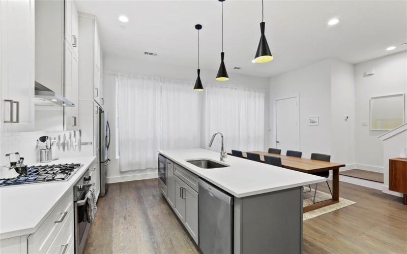 2226 N Garrett Avenue #105, Dallas, TX 75206, 2 Bedrooms Bedrooms, ,2 BathroomsBathrooms,Residential Lease,For Rent,2226 N Garrett Avenue,20978704
