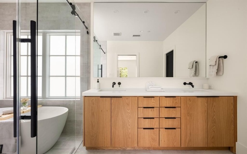 3939 Hawthorne #103, Dallas, TX 75219, 3 Bedrooms Bedrooms, ,3 BathroomsBathrooms,Residential,For Sale,3939 Hawthorne,20978985