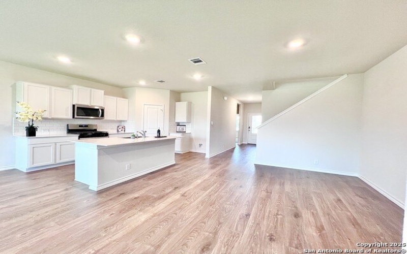 21109 WATERCOURSE WAY, San Antonio, TX 78266, 4 Bedrooms Bedrooms, ,3 BathroomsBathrooms,Residential Lease,For Rent,21109 WATERCOURSE WAY,1874631