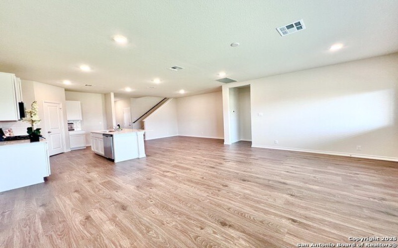 21109 WATERCOURSE WAY, San Antonio, TX 78266, 4 Bedrooms Bedrooms, ,3 BathroomsBathrooms,Residential Lease,For Rent,21109 WATERCOURSE WAY,1874631