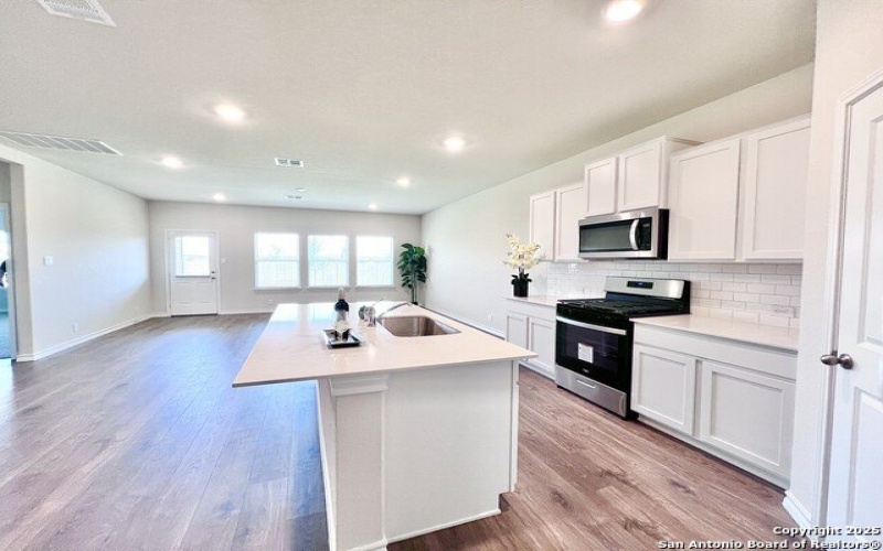 21109 WATERCOURSE WAY, San Antonio, TX 78266, 4 Bedrooms Bedrooms, ,3 BathroomsBathrooms,Residential Lease,For Rent,21109 WATERCOURSE WAY,1874631
