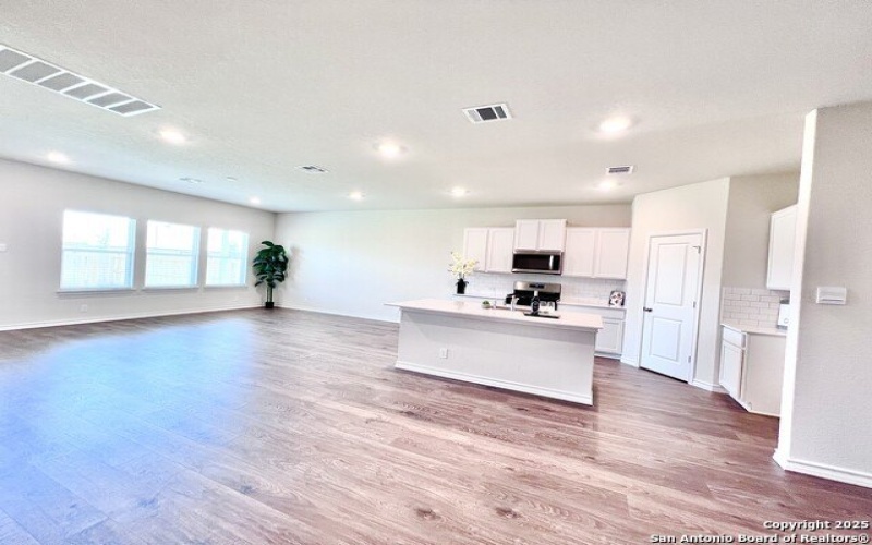 21109 WATERCOURSE WAY, San Antonio, TX 78266, 4 Bedrooms Bedrooms, ,3 BathroomsBathrooms,Residential Lease,For Rent,21109 WATERCOURSE WAY,1874631