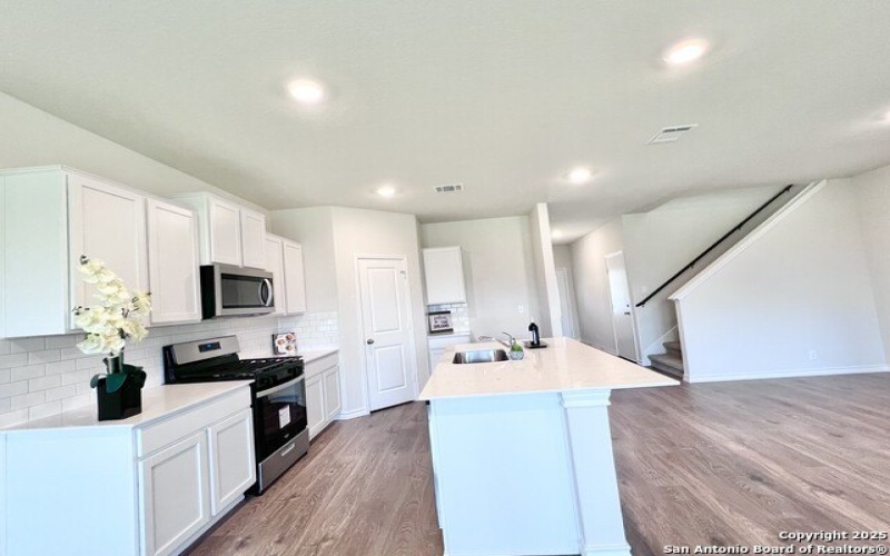21109 WATERCOURSE WAY, San Antonio, TX 78266, 4 Bedrooms Bedrooms, ,3 BathroomsBathrooms,Residential Lease,For Rent,21109 WATERCOURSE WAY,1874631