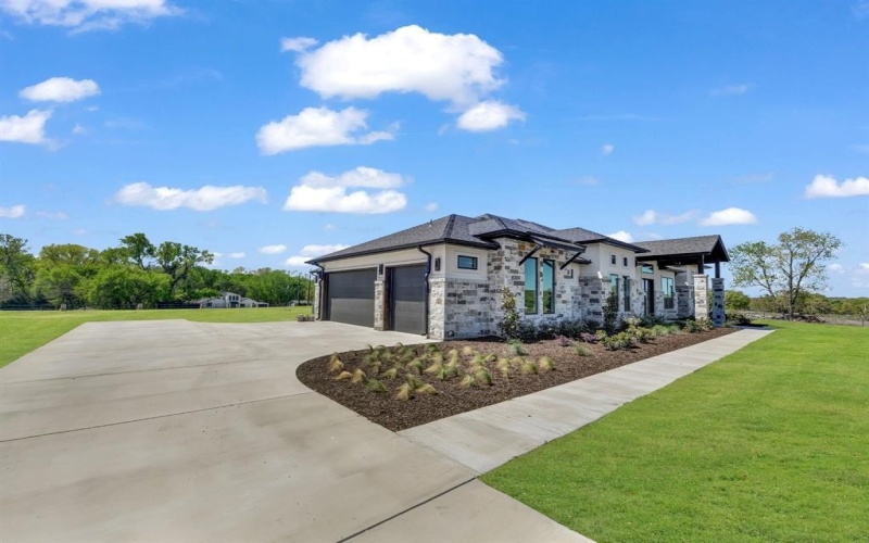 4009 Estancia Court, Weatherford, TX 76088, 4 Bedrooms Bedrooms, ,3 BathroomsBathrooms,Residential,For Sale,4009 Estancia Court,20979812