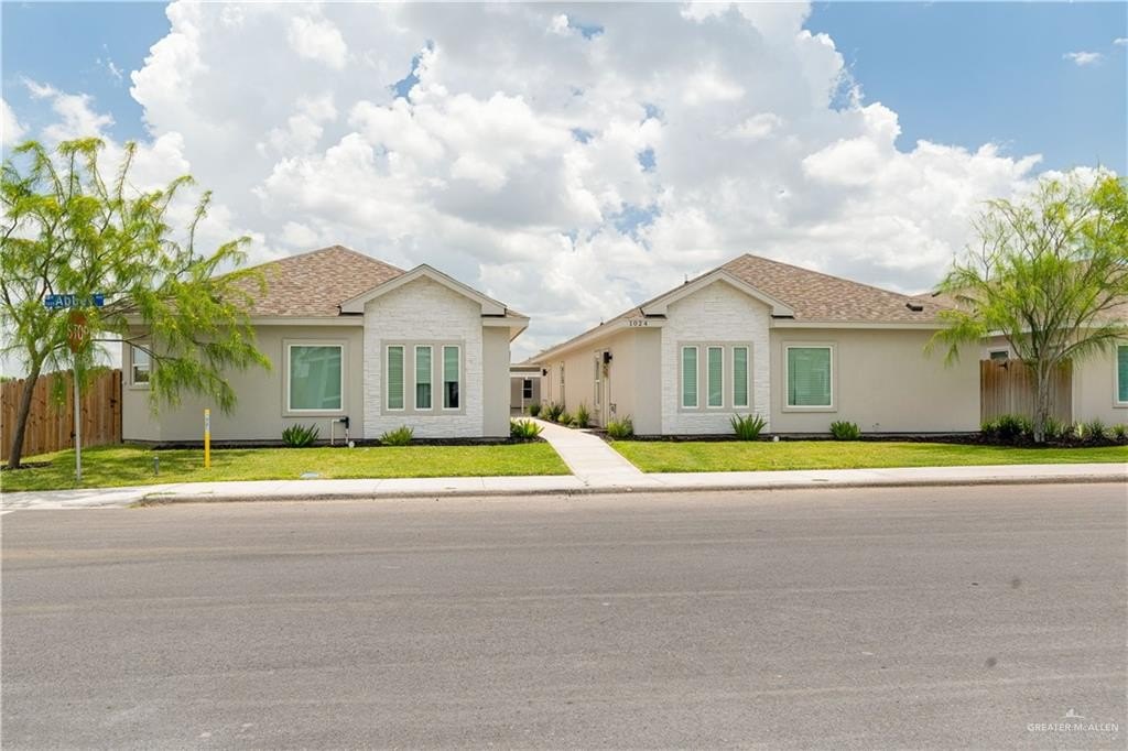 1024 N Abbey Avenue, Edinburg, TX 78541, ,Residential Multi Family,En Venta,1024 N Abbey Avenue,474564