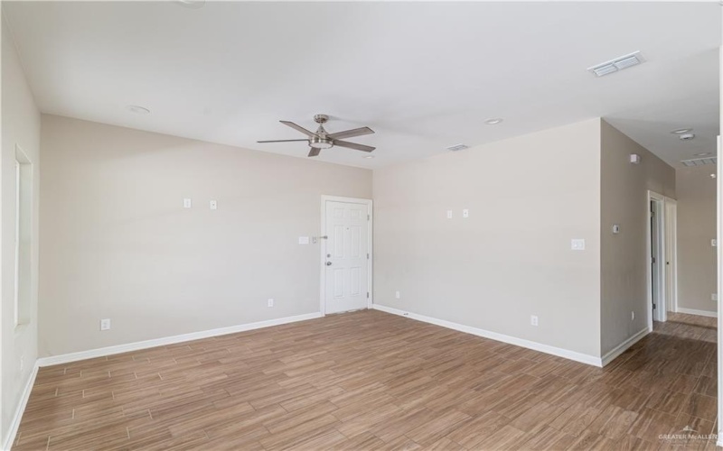 1024 N Abbey Avenue, Edinburg, TX 78541, ,Residential Multi Family,En Venta,1024 N Abbey Avenue,474564