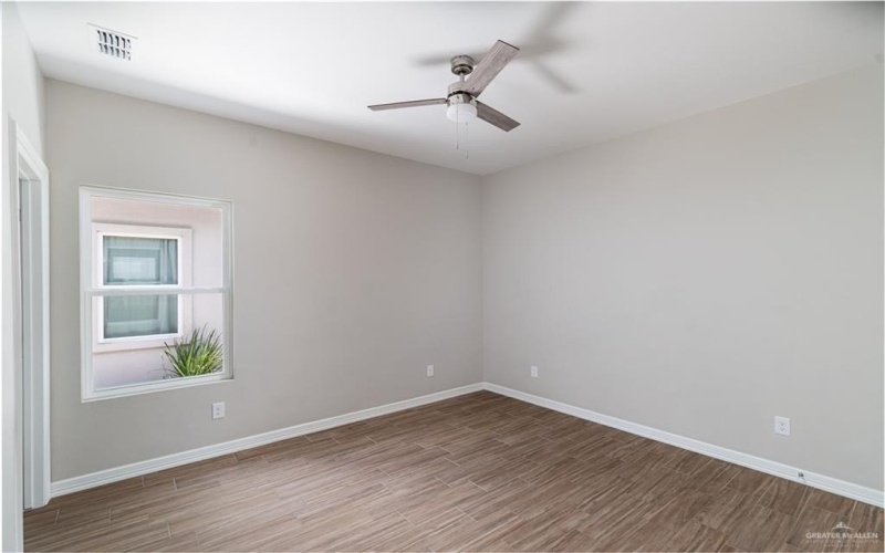 1024 N Abbey Avenue, Edinburg, TX 78541, ,Residential Multi Family,En Venta,1024 N Abbey Avenue,474564