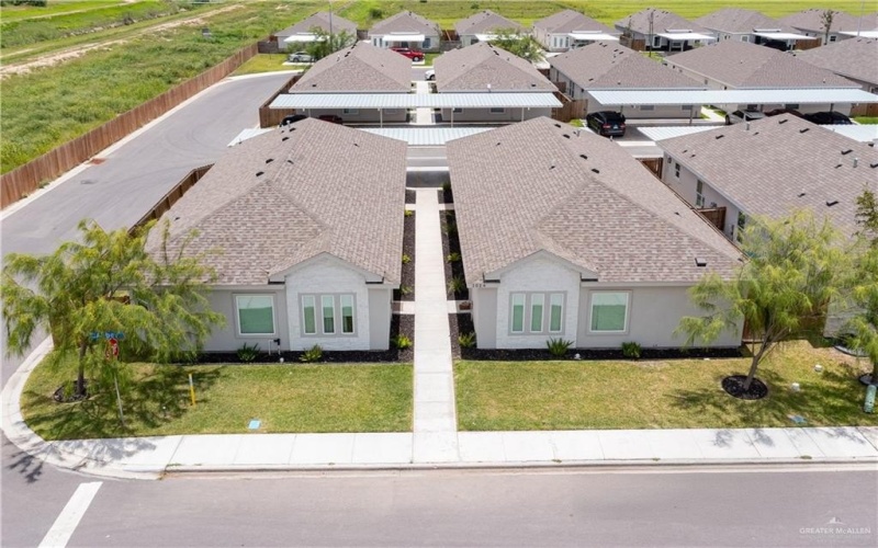 1025 N Clarence Avenue, Edinburg, TX 78541, ,Residential Multi Family,En Venta,1025 N Clarence Avenue,474566