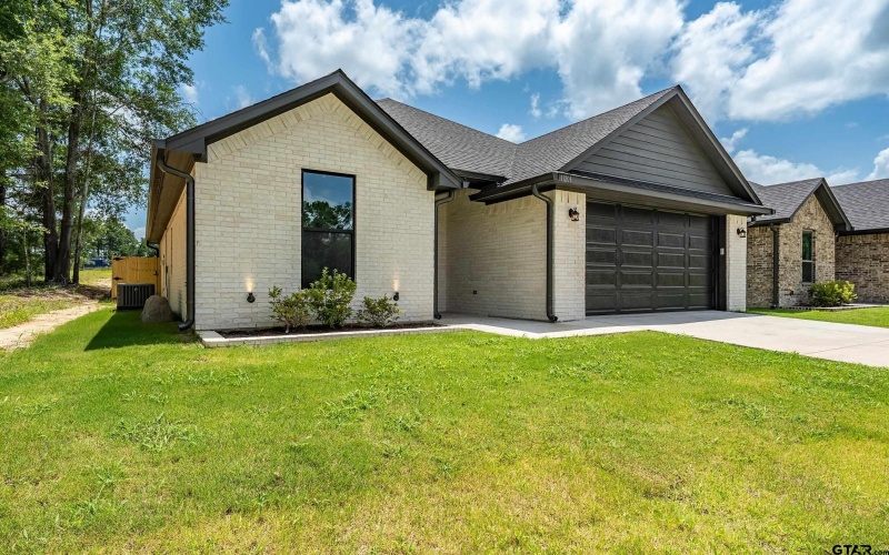 11205 CR 166, Tyler, TX 75703, 6 Bedrooms Bedrooms, ,5 BathroomsBathrooms,Residential,For Sale,11205 CR 166,25009673
