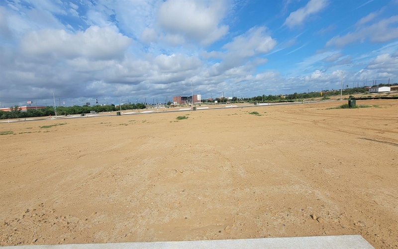 5062 Luna Grande Lp., Laredo, TX 78046, 3 Bedrooms Bedrooms, ,2 BathroomsBathrooms,Residential,For Sale,5062 Luna Grande Lp.,20252717
