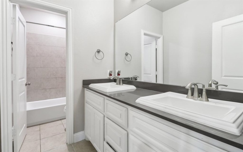 616 Windy Ridge Lane, Rockwall, TX 75087, 5 Bedrooms Bedrooms, ,5 BathroomsBathrooms,Residential,For Sale,616 Windy Ridge Lane,20808743