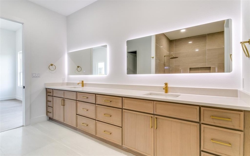 2315 Bussey Drive, Irving, TX 75062, 5 Bedrooms Bedrooms, ,3 BathroomsBathrooms,Residential,For Sale,2315 Bussey Drive,20962920
