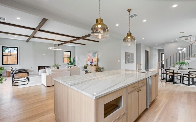 5746 Goodwin Avenue, Dallas, TX 75206, 4 Bedrooms Bedrooms, ,5 BathroomsBathrooms,Residential,For Sale,5746 Goodwin Avenue,20965248