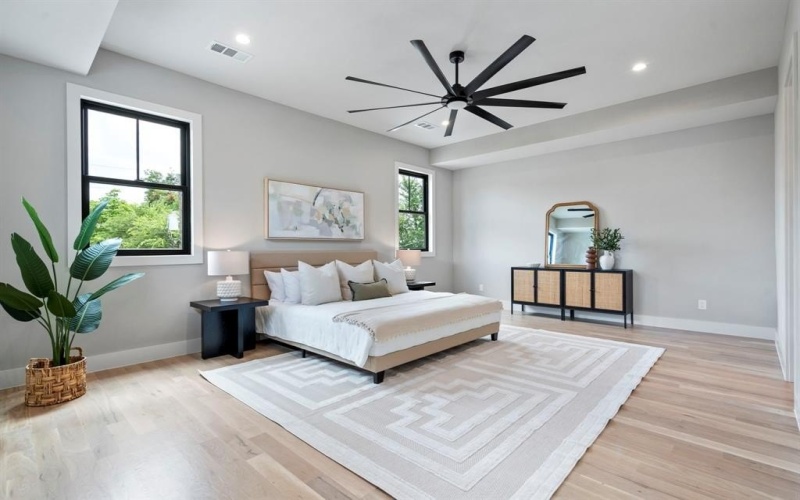 5746 Goodwin Avenue, Dallas, TX 75206, 4 Bedrooms Bedrooms, ,5 BathroomsBathrooms,Residential,For Sale,5746 Goodwin Avenue,20965248