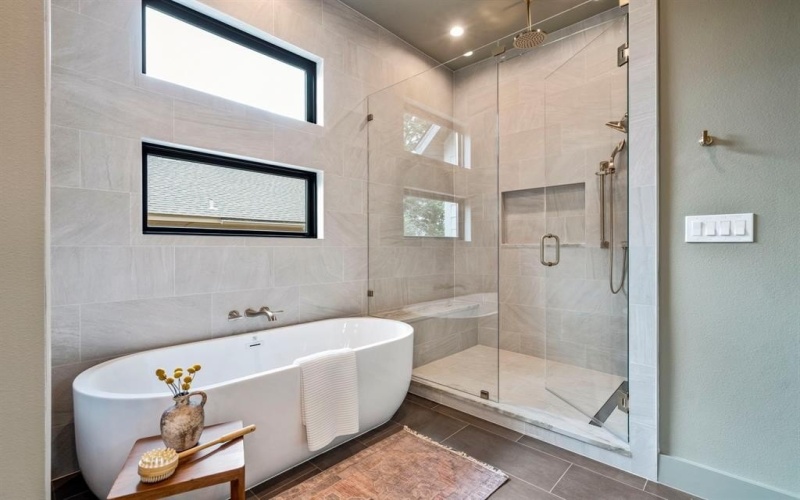 5746 Goodwin Avenue, Dallas, TX 75206, 4 Bedrooms Bedrooms, ,5 BathroomsBathrooms,Residential,For Sale,5746 Goodwin Avenue,20965248