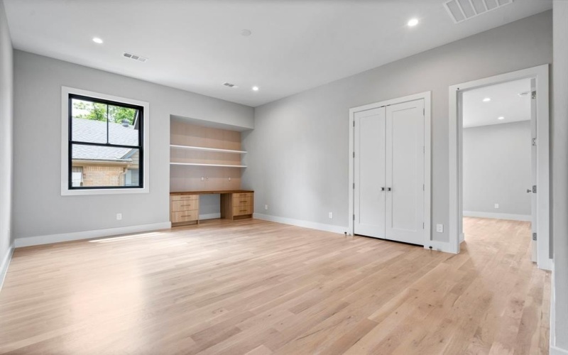 5746 Goodwin Avenue, Dallas, TX 75206, 4 Bedrooms Bedrooms, ,5 BathroomsBathrooms,Residential,For Sale,5746 Goodwin Avenue,20965248