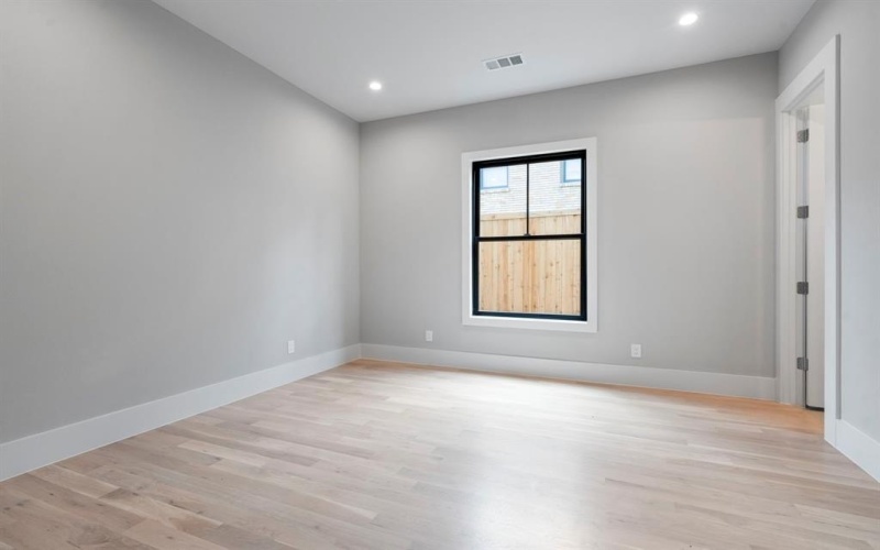 5746 Goodwin Avenue, Dallas, TX 75206, 4 Bedrooms Bedrooms, ,5 BathroomsBathrooms,Residential,For Sale,5746 Goodwin Avenue,20965248