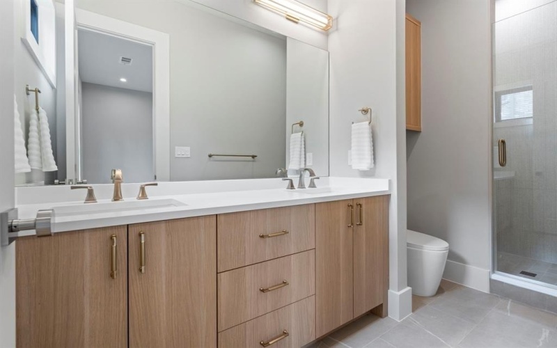 5746 Goodwin Avenue, Dallas, TX 75206, 4 Bedrooms Bedrooms, ,5 BathroomsBathrooms,Residential,For Sale,5746 Goodwin Avenue,20965248
