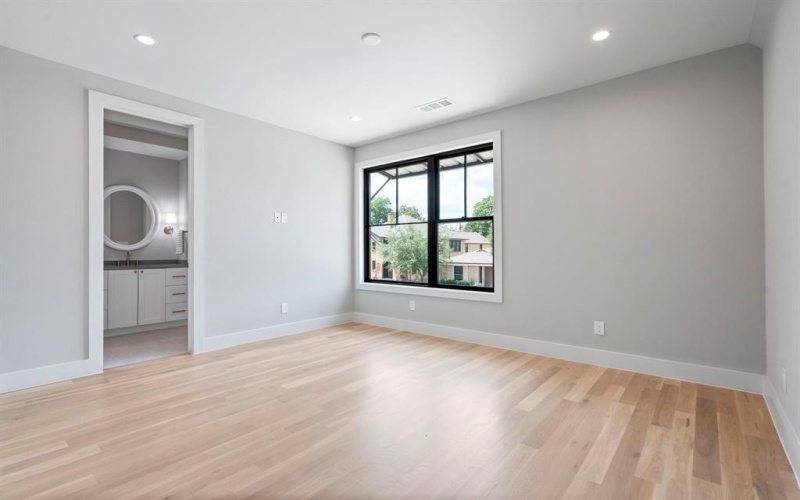 5746 Goodwin Avenue, Dallas, TX 75206, 4 Bedrooms Bedrooms, ,5 BathroomsBathrooms,Residential,For Sale,5746 Goodwin Avenue,20965248