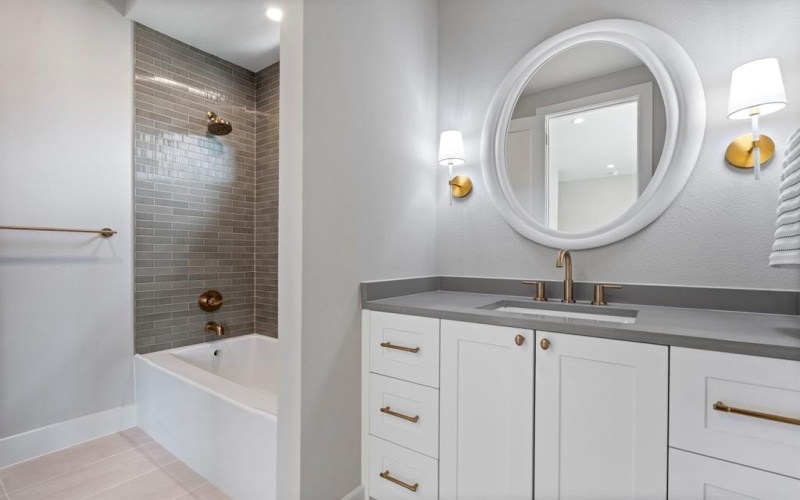 5746 Goodwin Avenue, Dallas, TX 75206, 4 Bedrooms Bedrooms, ,5 BathroomsBathrooms,Residential,For Sale,5746 Goodwin Avenue,20965248