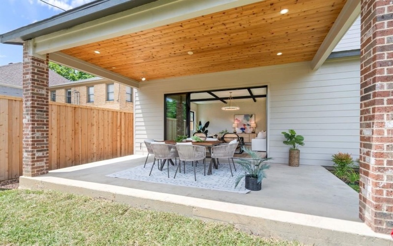 5746 Goodwin Avenue, Dallas, TX 75206, 4 Bedrooms Bedrooms, ,5 BathroomsBathrooms,Residential,For Sale,5746 Goodwin Avenue,20965248