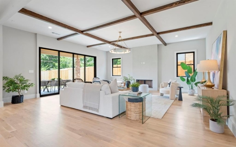 5746 Goodwin Avenue, Dallas, TX 75206, 4 Bedrooms Bedrooms, ,5 BathroomsBathrooms,Residential,For Sale,5746 Goodwin Avenue,20965248