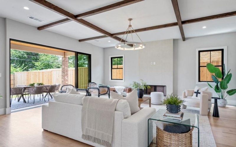 5746 Goodwin Avenue, Dallas, TX 75206, 4 Bedrooms Bedrooms, ,5 BathroomsBathrooms,Residential,For Sale,5746 Goodwin Avenue,20965248