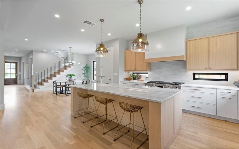 5746 Goodwin Avenue, Dallas, TX 75206, 4 Bedrooms Bedrooms, ,5 BathroomsBathrooms,Residential,For Sale,5746 Goodwin Avenue,20965248