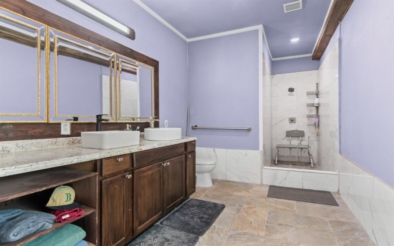340 Western Lake Drive, Weatherford, TX 76087, 4 Bedrooms Bedrooms, ,2 BathroomsBathrooms,Residential,For Sale,340 Western Lake Drive,20971935