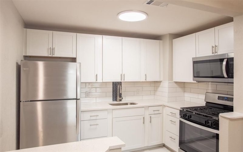 3312 Daniel Avenue #104, University Park, TX 75205, 2 Bedrooms Bedrooms, ,1 BathroomBathrooms,Residential Lease,For Rent,3312 Daniel Avenue,20980082